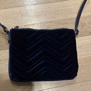 OLD NAVY Women’s Navy Velvet Chevron Crossbody Bag